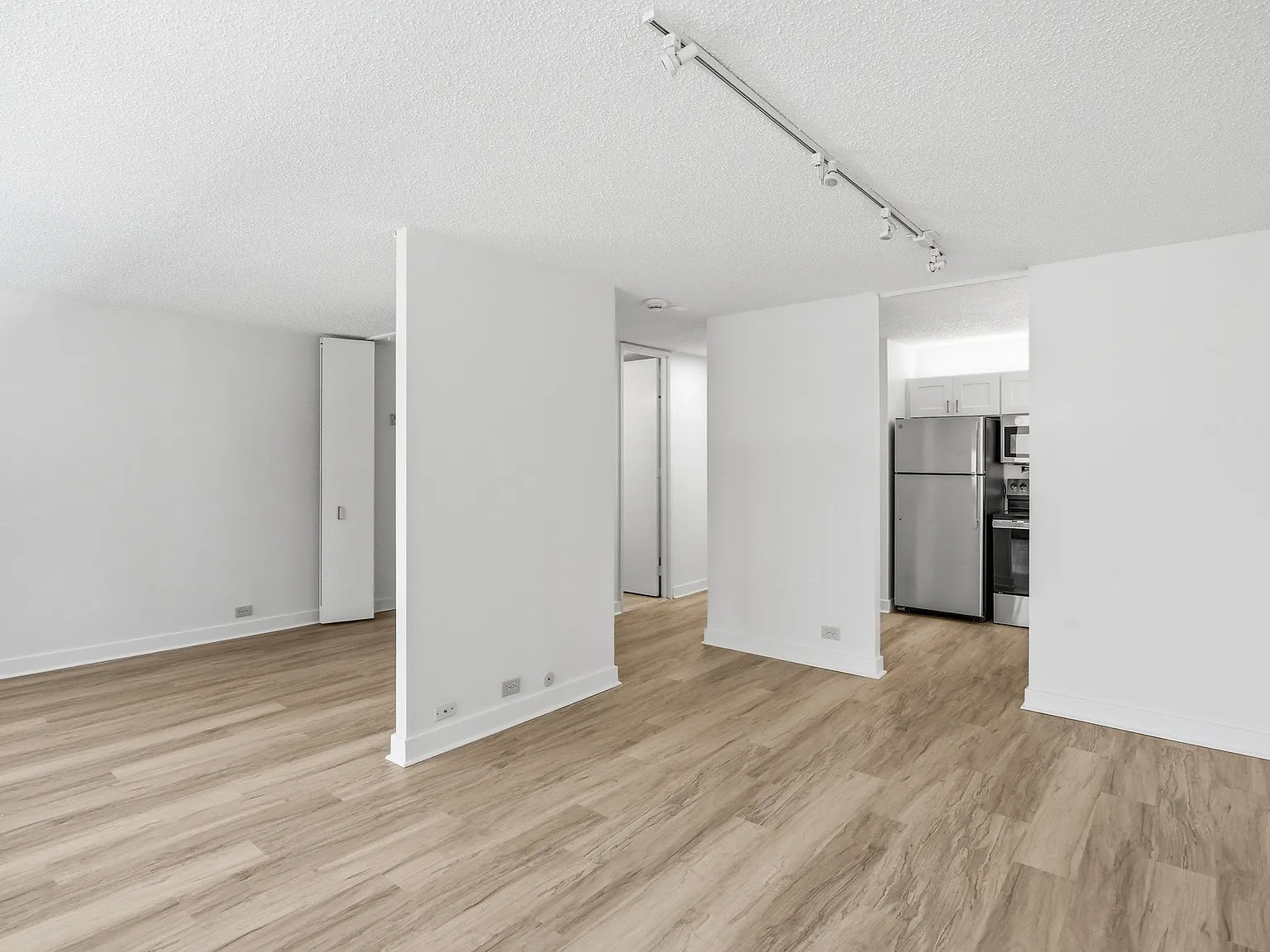 Lakeshore East 1-Bedroom Convertible - On The River — Photo 2