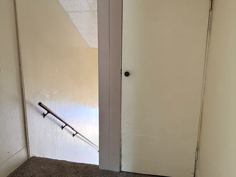 939 NE Davis St #3 — Photo 4