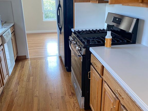 4th image of 2435 Trenton Dr