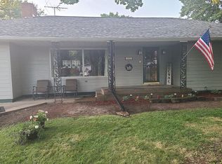 145 N Park Dr, Canton, IL 61520