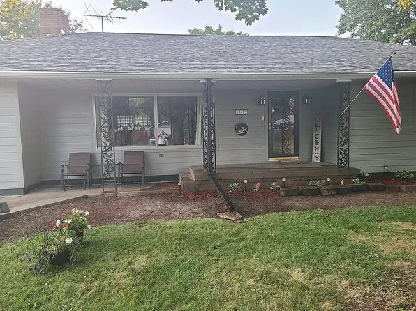 145 N Park Dr, Canton, IL 61520