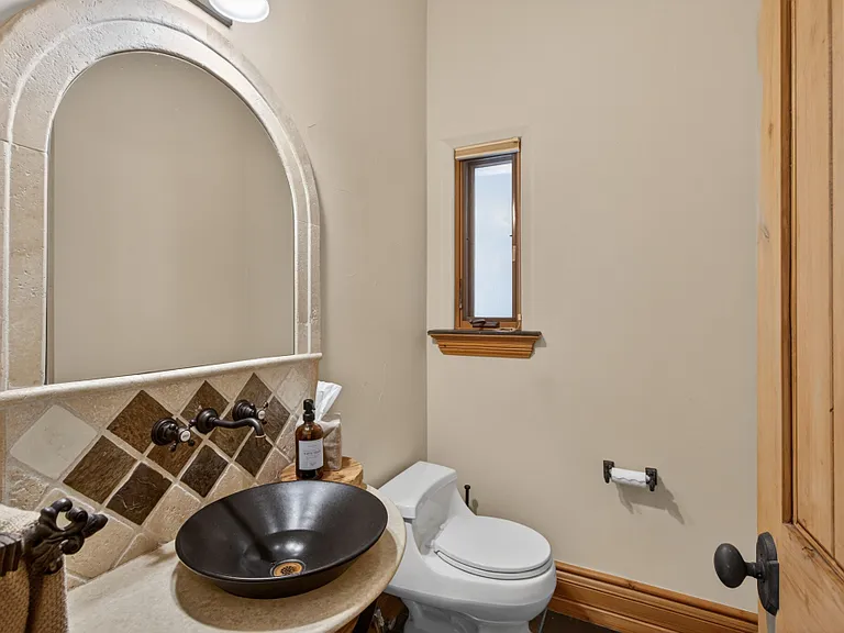 2375 Clubhouse Dr — Photo 20