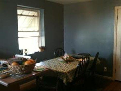 3rd image of 154 S Grove Ave