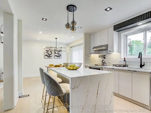 22 Gleneagle Cres, Toronto, ON M2J 3H3