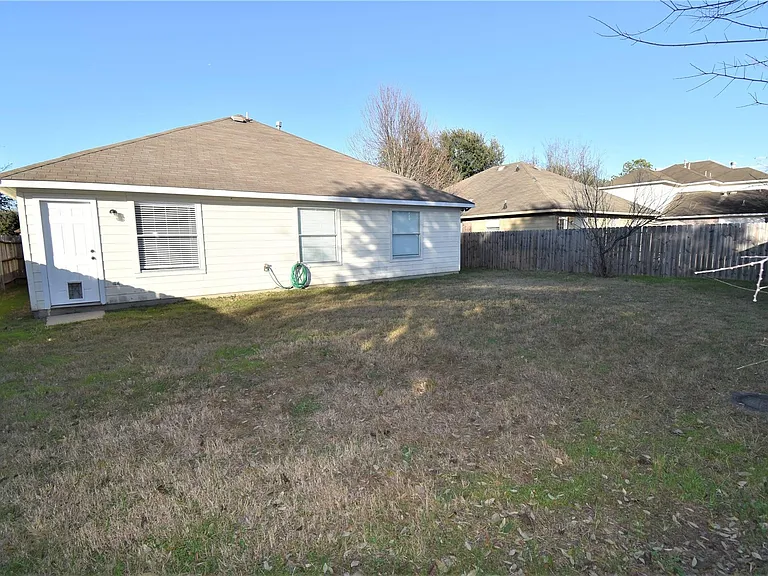 18319 Forest Dew Dr — Photo 21