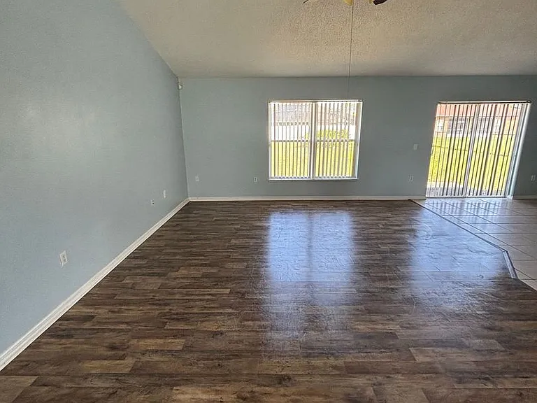 1001 Eiffel Ln — Photo 7