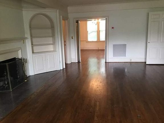 3rd image of 708 E Unaka Ave