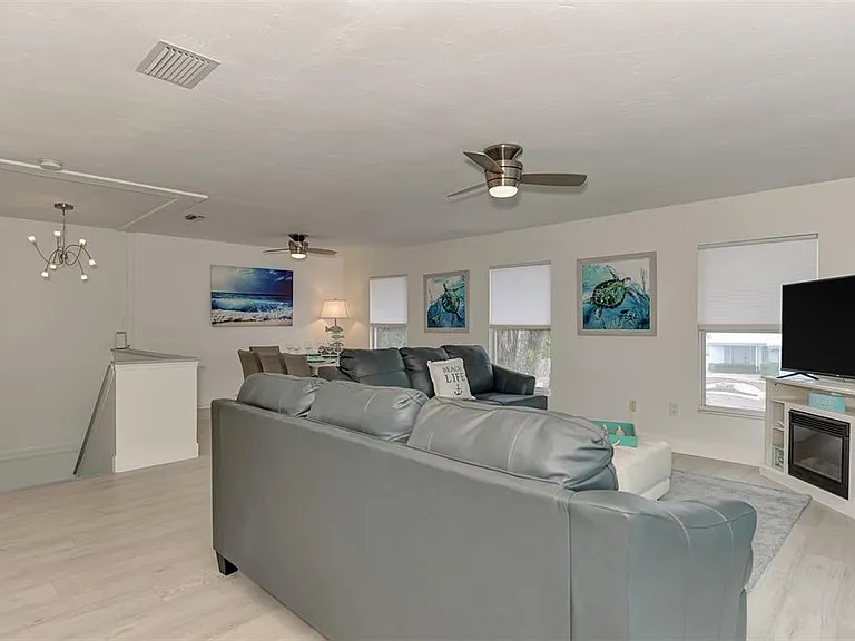 5516 Avenida Del Mare — Photo 8