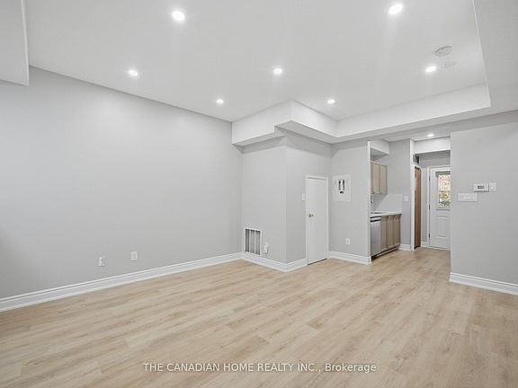5th image of 901 Kennedy Rd #38