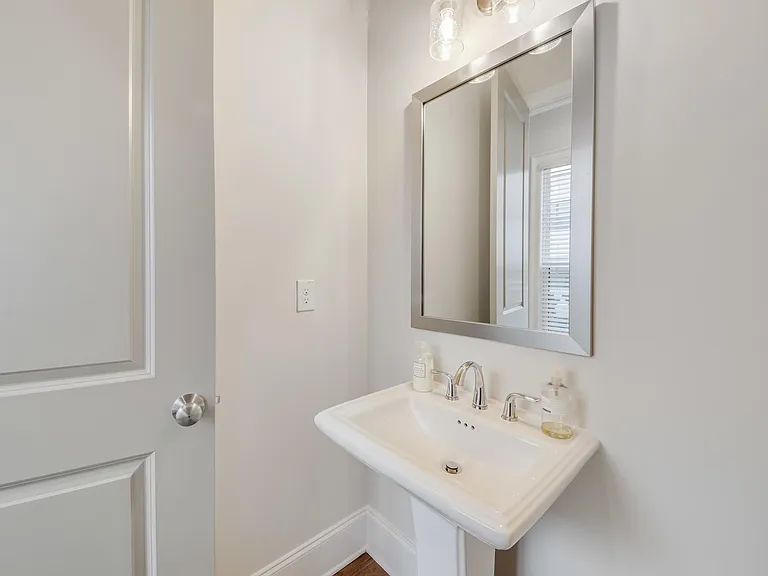 306 Burgess Walk — Photo 4