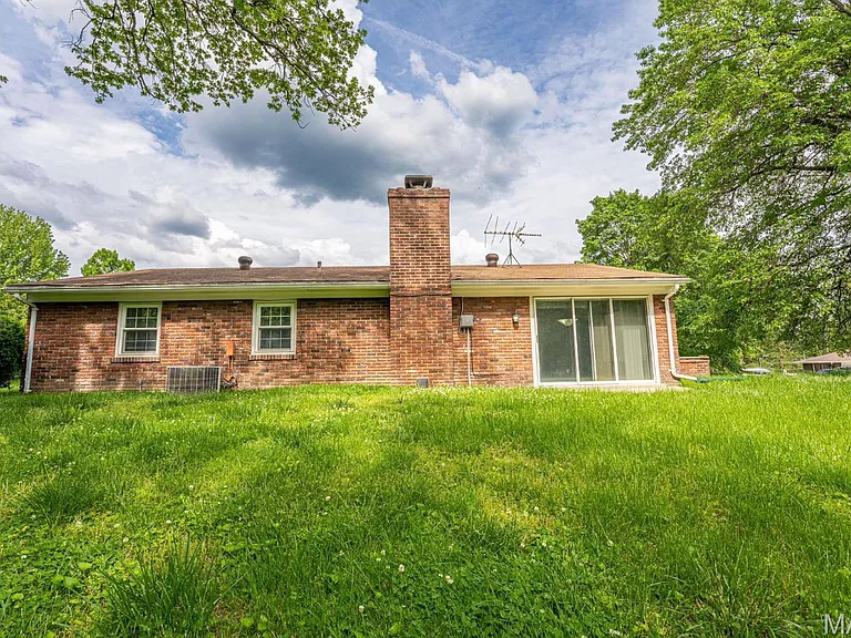 2525 Fox Hills Dr — Photo 20