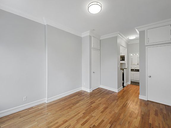 3rd image of 452 E 78th St APT 3B