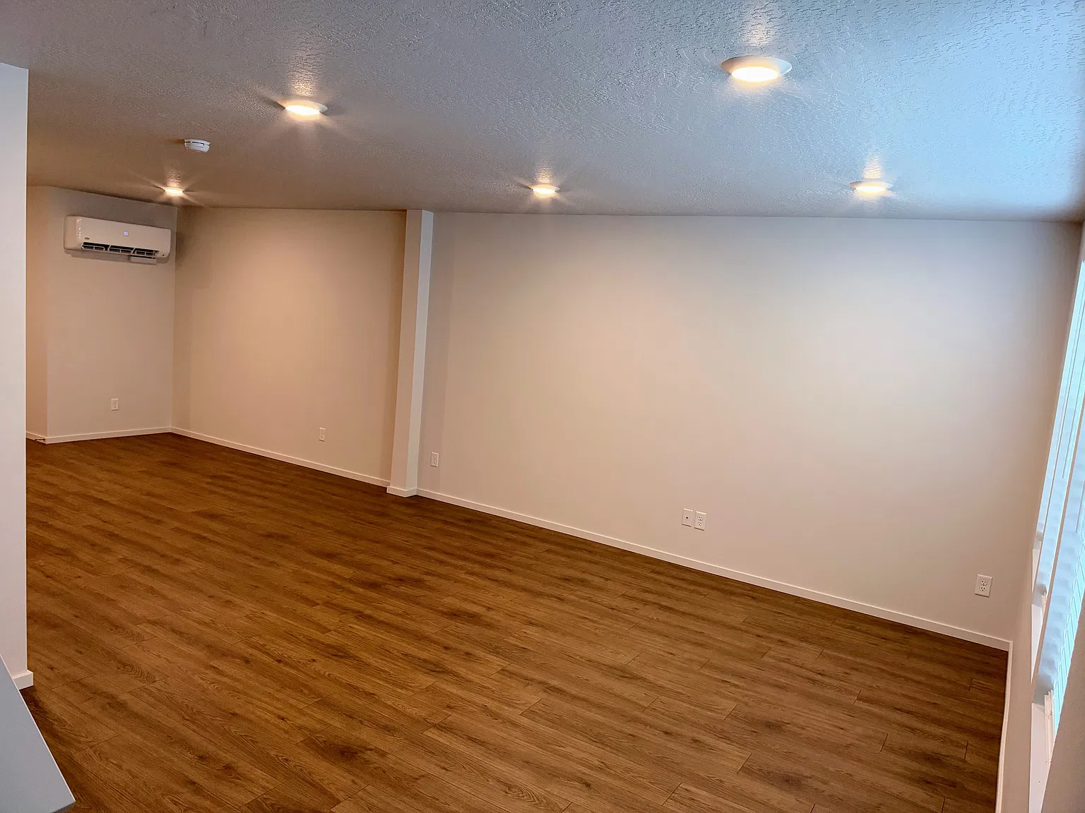 3 bed, 1337 sqft, $2,150 — Photo 3