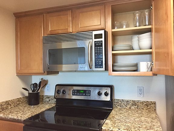 5th image of 14924 Avenida Venusto Unit 122