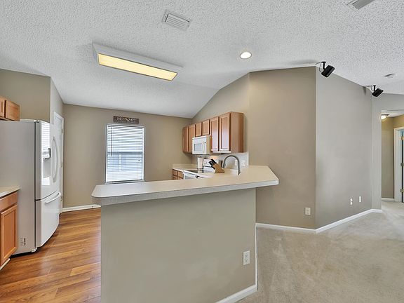 4th image of 14478 Woodfield Cir S