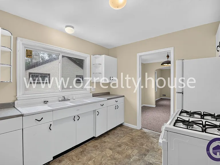 1630 Eleanor Ave — Photo 9