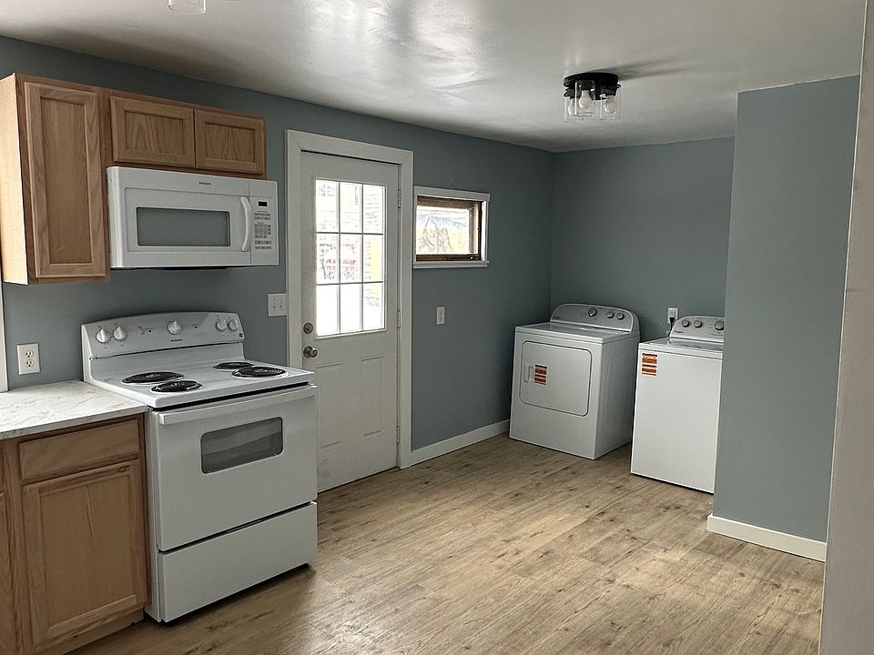 1st image of 132 North Ave NE #2