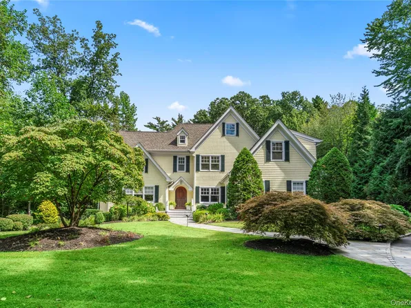 12 Parish Drive, Lattingtown, NY 11560