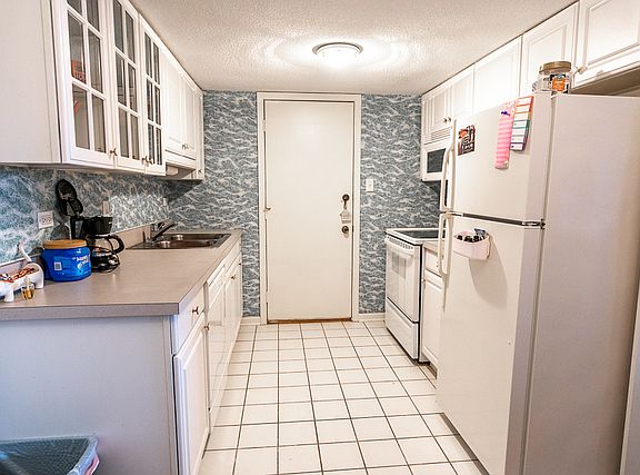 5th image of 7325 Tiffany Dr APT 2-C