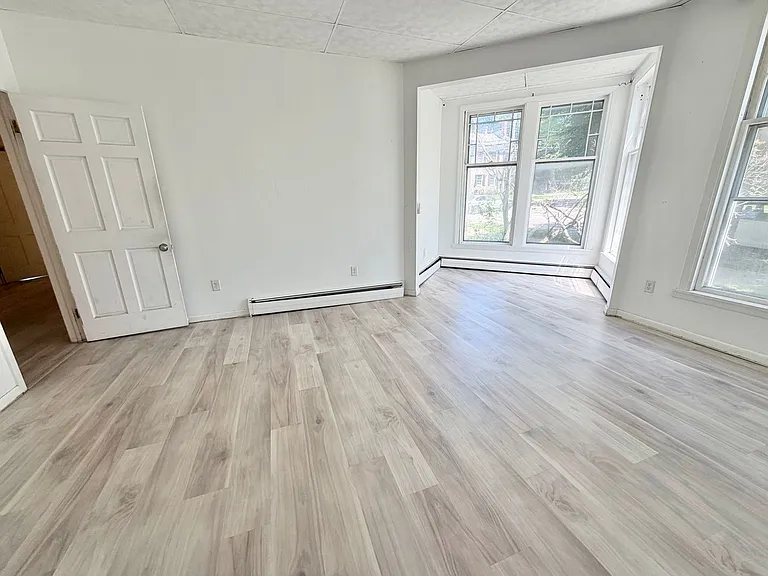 203 Maple St — Photo 16