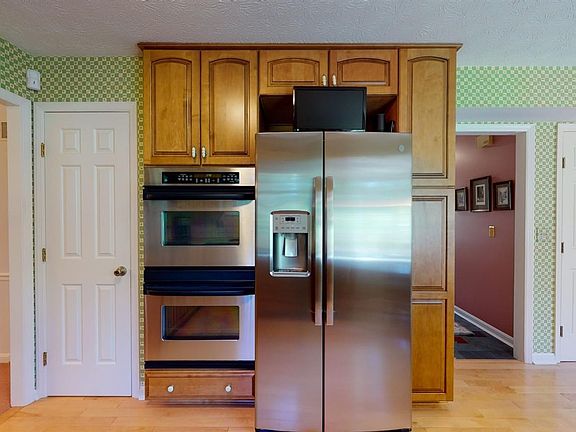 3rd image of 6999 Sprucewood Ct