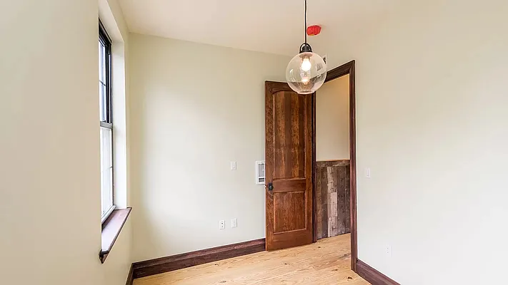 Rented by Rumah Realty Inc | media 9