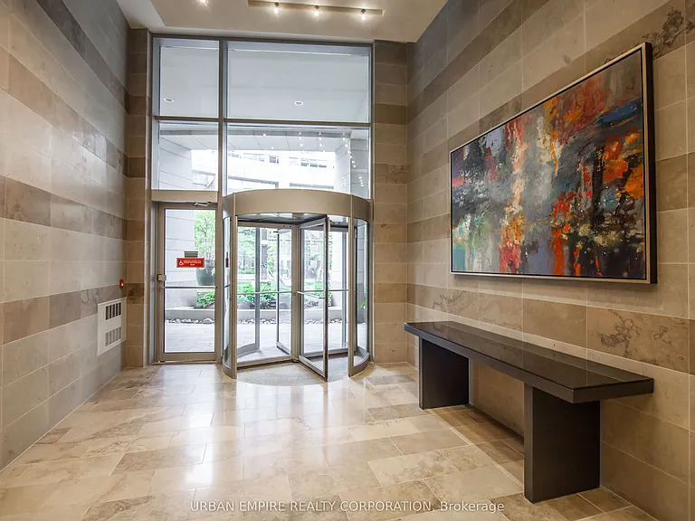 2181 Yonge St #1602 — Photo 23