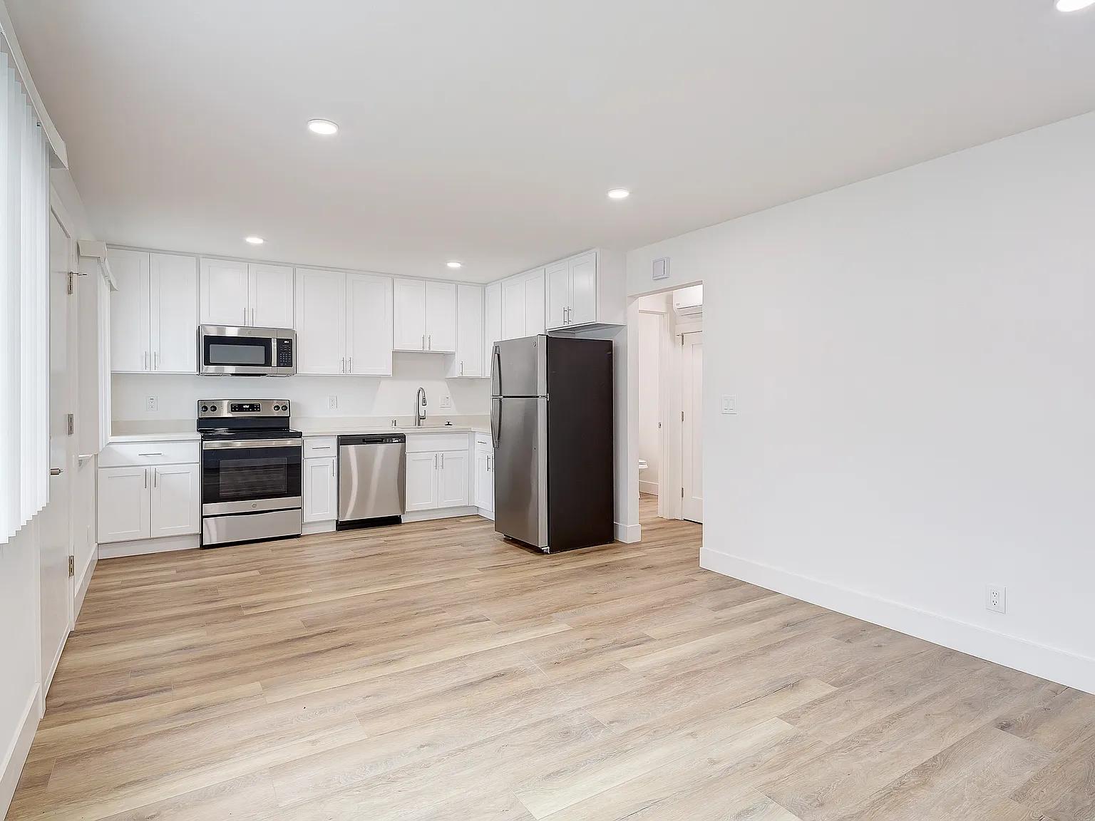 Ridge Apartments — Photo 3