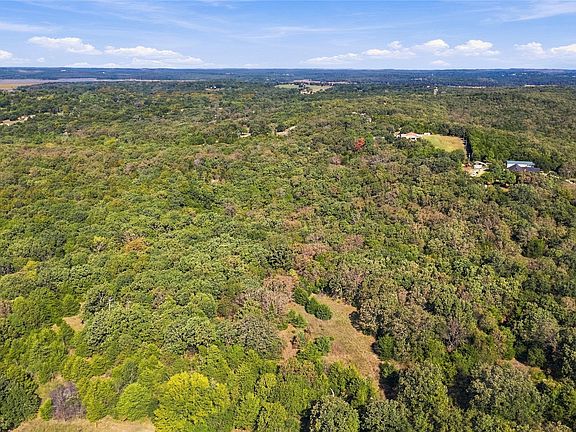 4th image of 32743 Deer Run Rd