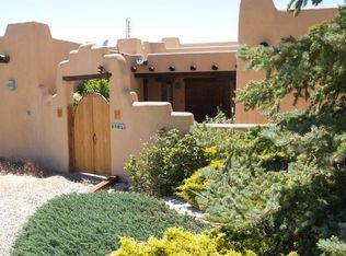 416 Blueberry Hill Rd, El Prado, NM 87529