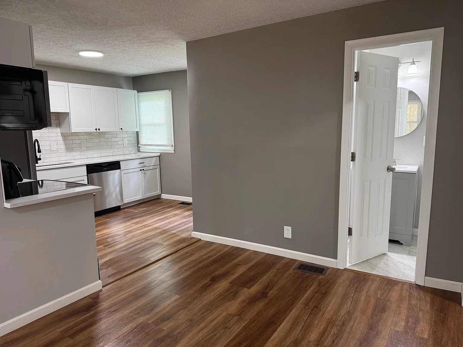 4 bed, 1400 sqft, $2,500 — Photo 4