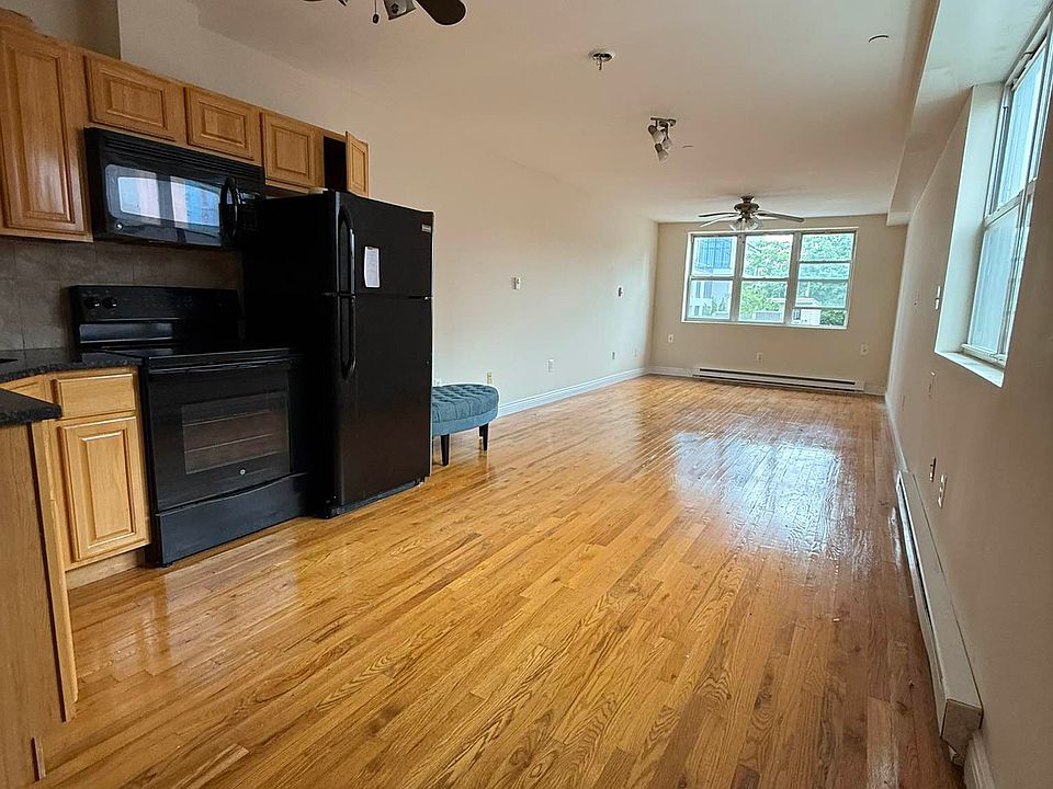 1st image of 306 Bond St #3A