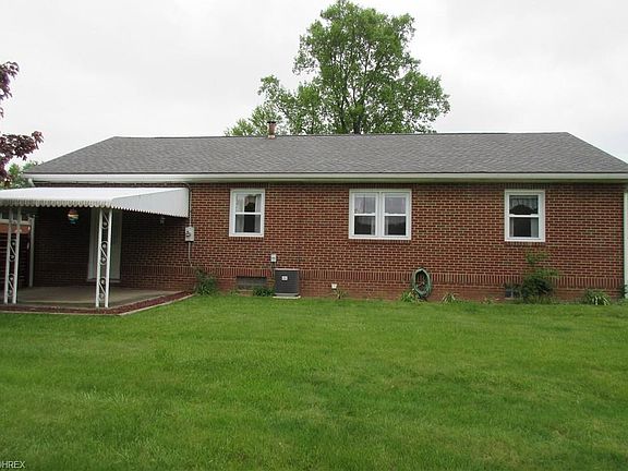 3rd image of 1828 Clearview St SE