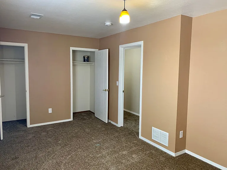 1443 Centennial Dr — Photo 6