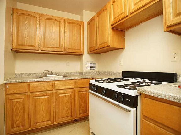 3rd image of 686 E 234th St APT B7