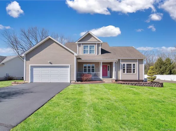 5 Szepanski Road, Windsor Locks, CT 06096