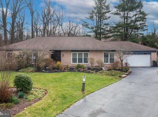 6 Chip Ln, Reading, PA 19607