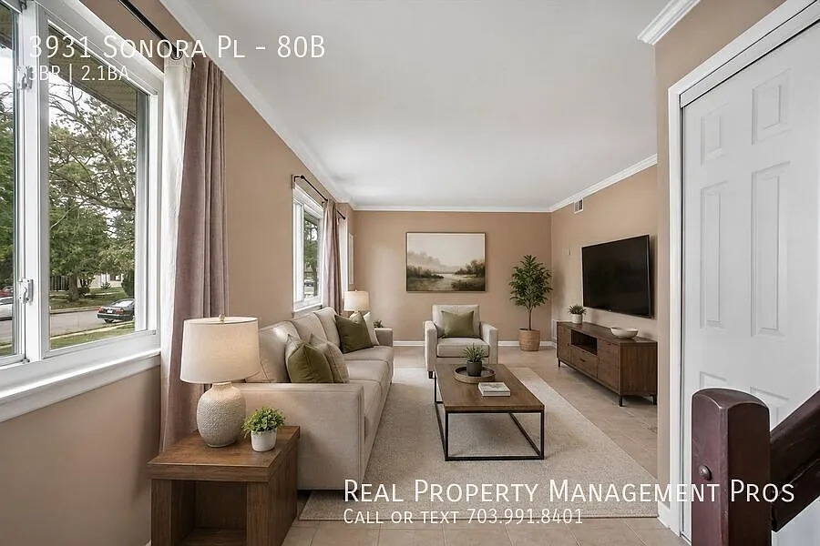 Spacious 3BR near Fort Belvoir with pool, tennis & private patio! — Photo 3
