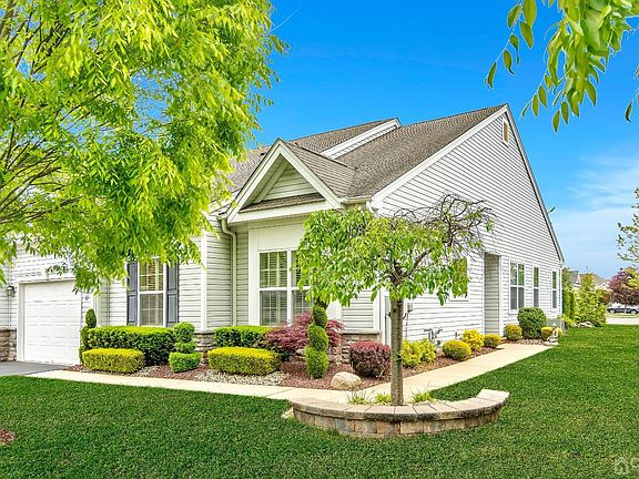 2nd image of 62 Timber Hill Dr
