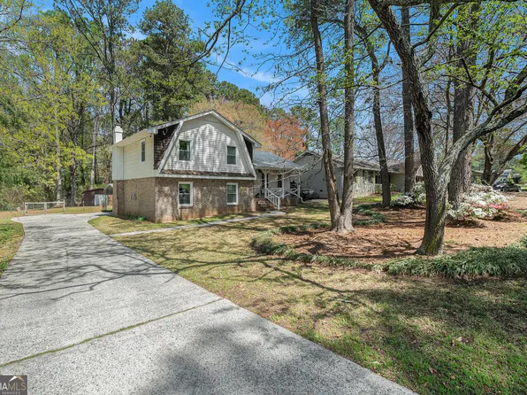 403 Red Oak Ln, Lawrenceville, GA 30046
