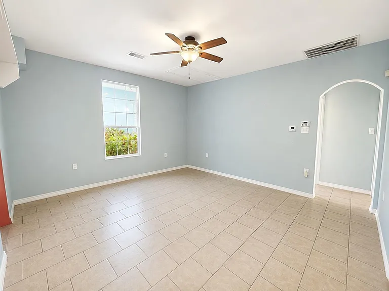 5403 Avenue Q 1/2 — Photo 3