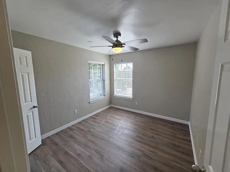 3 BR upstairs