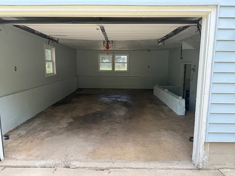 211 E Dresser Rd — Photo 18