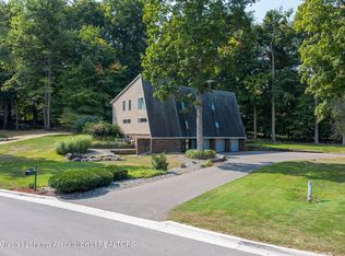 5414 River Bend Cir, Grand Ledge, MI