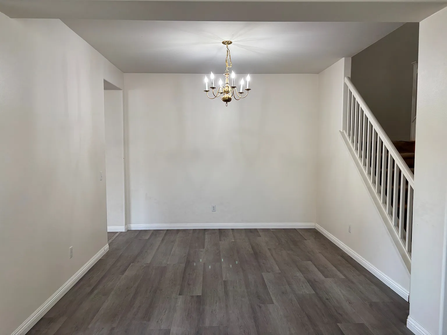 4 bed, 2925 sqft, $3,200 — Photo 4