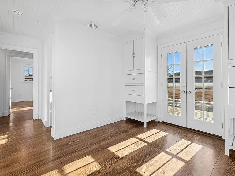81 Foster Ave — Photo 17