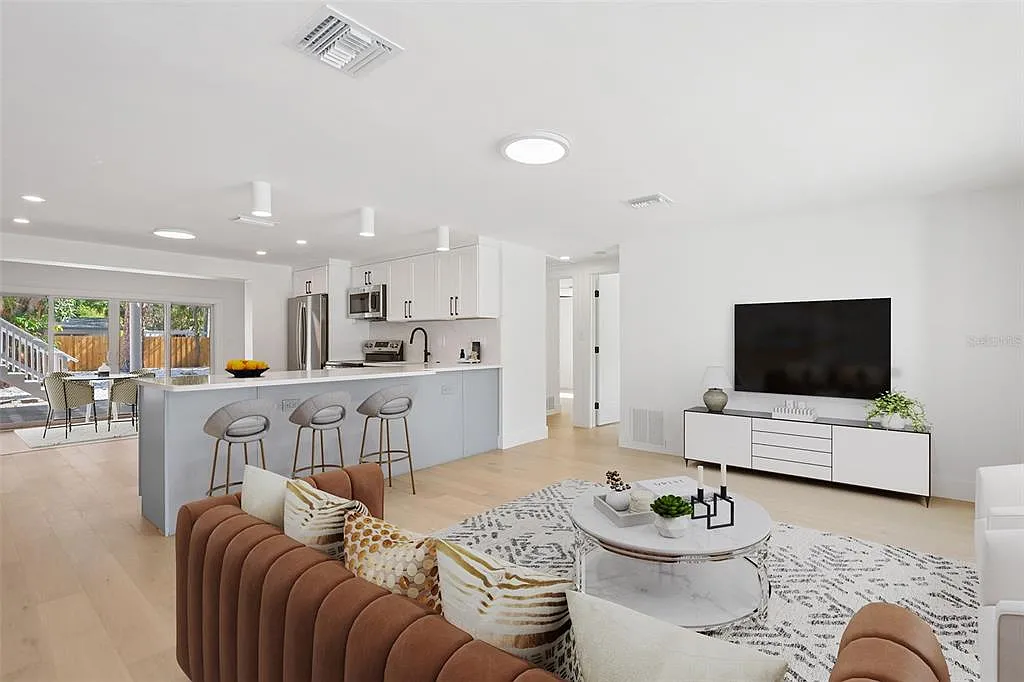 6 bed, 5.0 bath, 3432 sqft, $6,250 — Photo 4