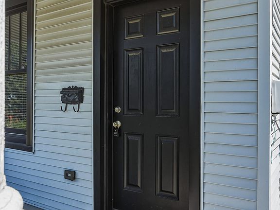 4th image of 257 Delmont Ave
