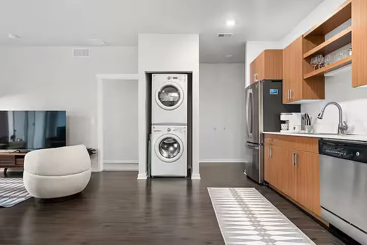 2 bed, 700 sqft, $1,650 — Photo 4