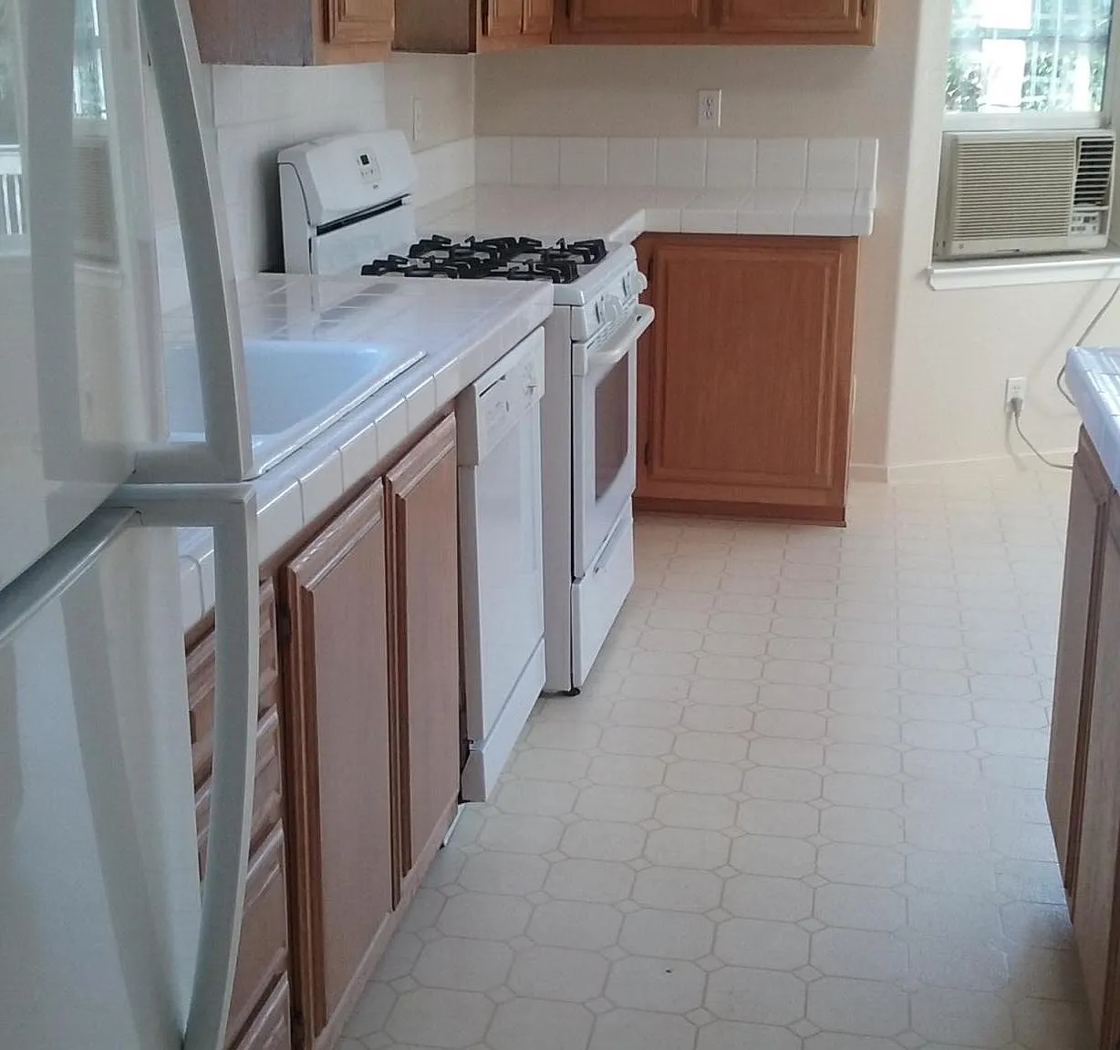3 bed, 1700 sqft, $3,800 — Photo 2